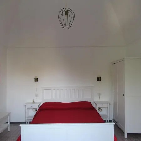 Marta فندق مبيت وإفطار 3*